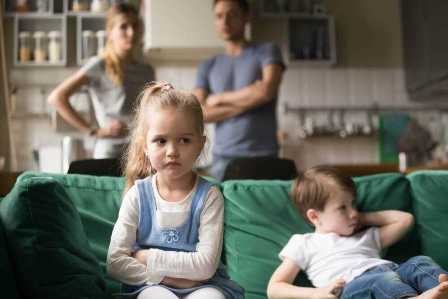 Как научить ребенка решать конфликты среди сверстников