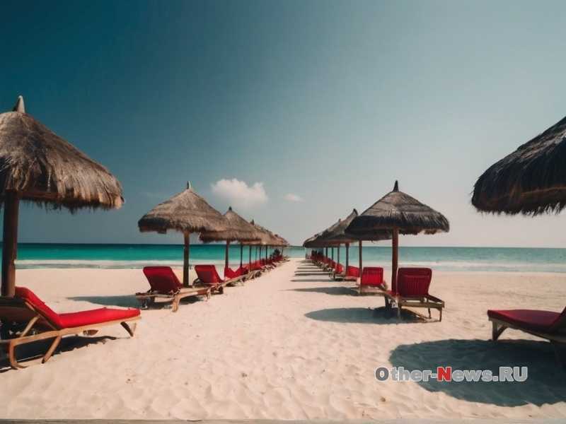 Где можно увидеть подводные статуи в естественной среде?