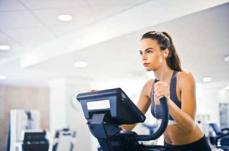 Почему упражнения с отягощениями помогают сжигать больше калорий