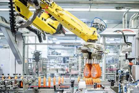 Роботизация в производстве: как автоматизация изменяет работу производственных предприятий